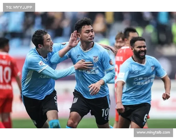 大连英博战绩回顾 聚焦上海申花对决战术分析与关键表现