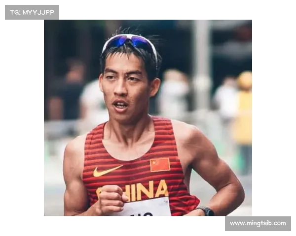 如何看待杨绍辉在福冈马拉松中的出色表现及其背后的努力与挑战